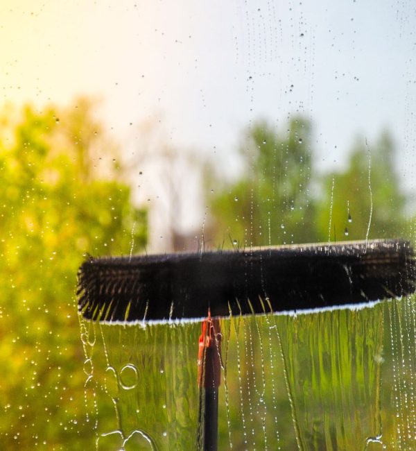 Water fed window cleaning pole